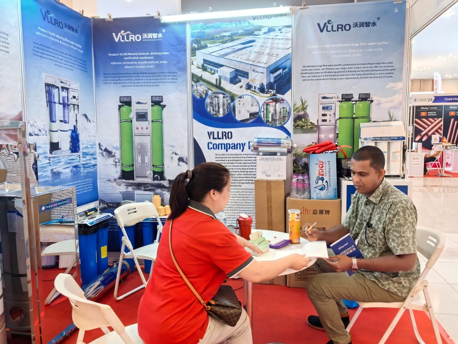 VLLRO a participat la expoziția de tratare a apei din Cambodgia